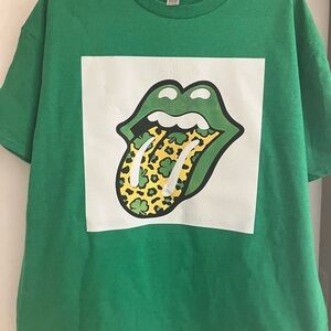 Green Gildan T-Shirt size xl NWT